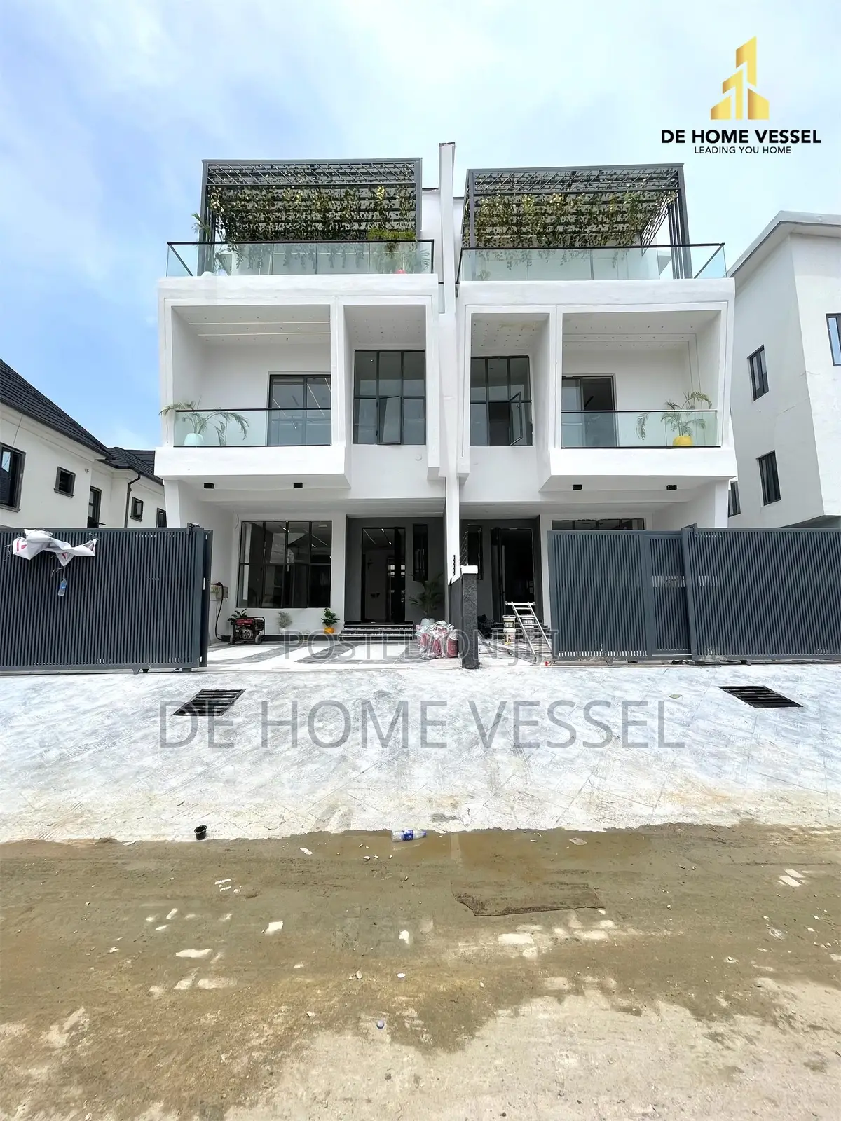 4bdrm Duplex in Ikota for sale
