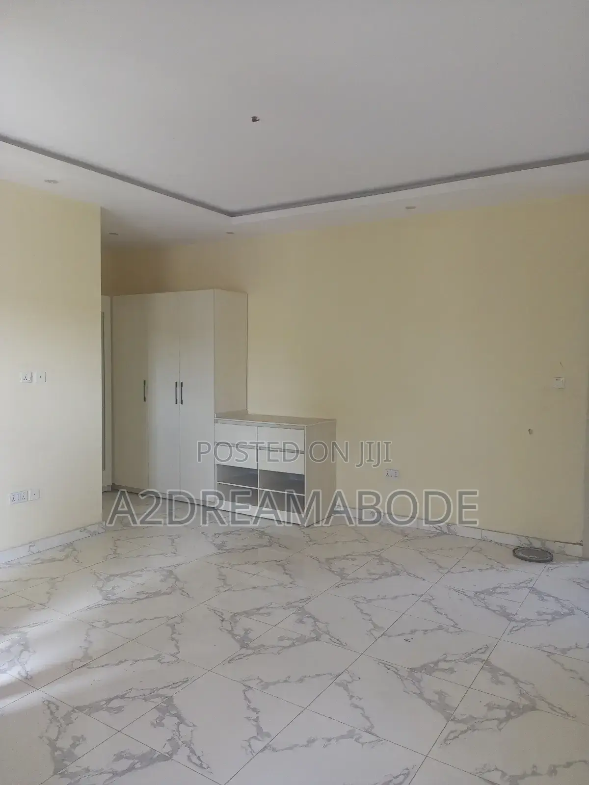 4bdrm Duplex in Ajao Estate Anthony, Maryland for sale