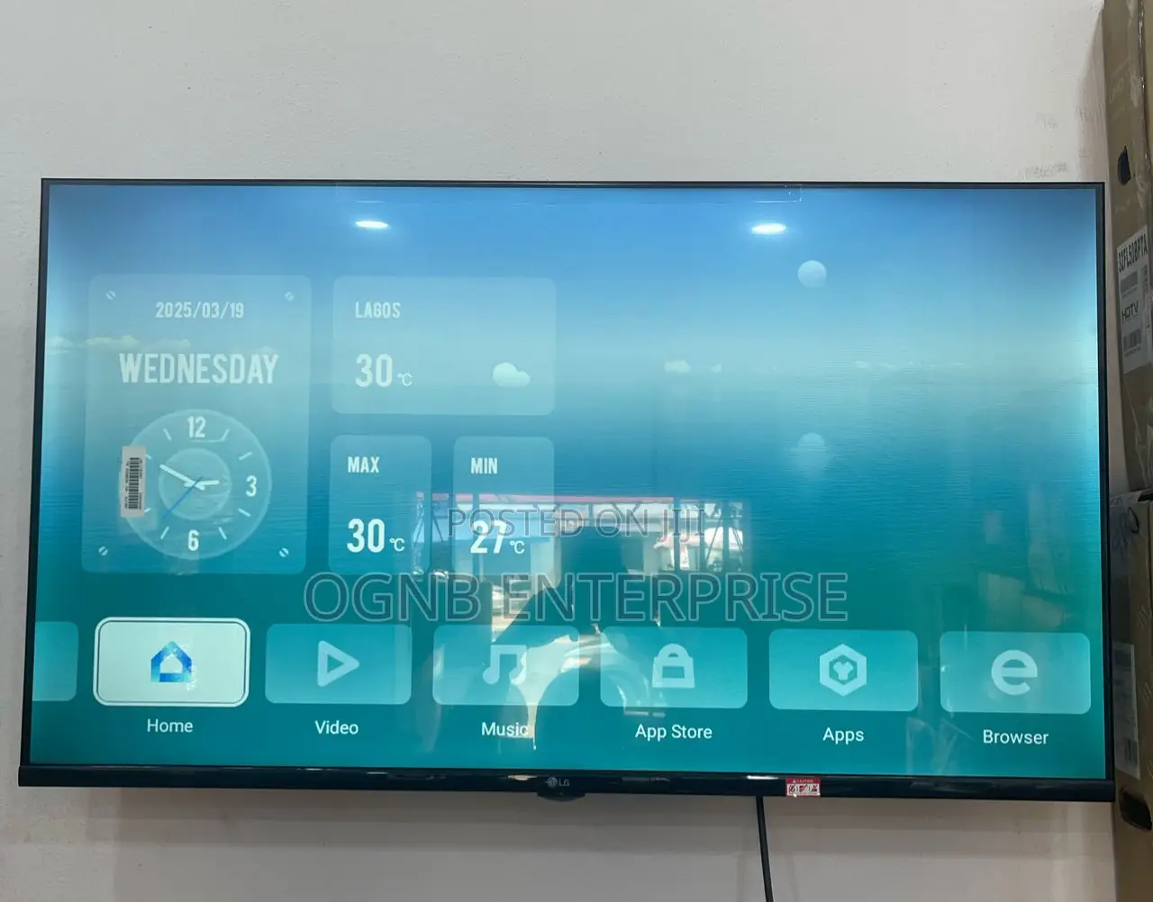 LG Smart TV 45'' Uhd