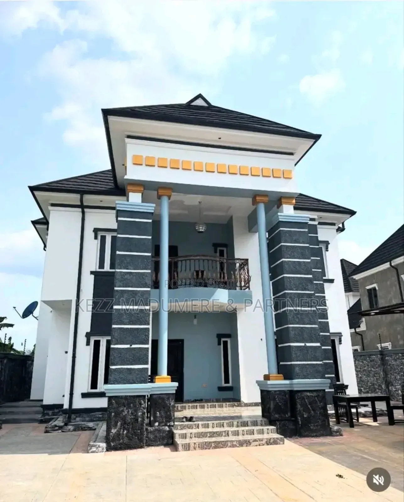5bdrm Duplex in Radio Estate , Nta , for sale