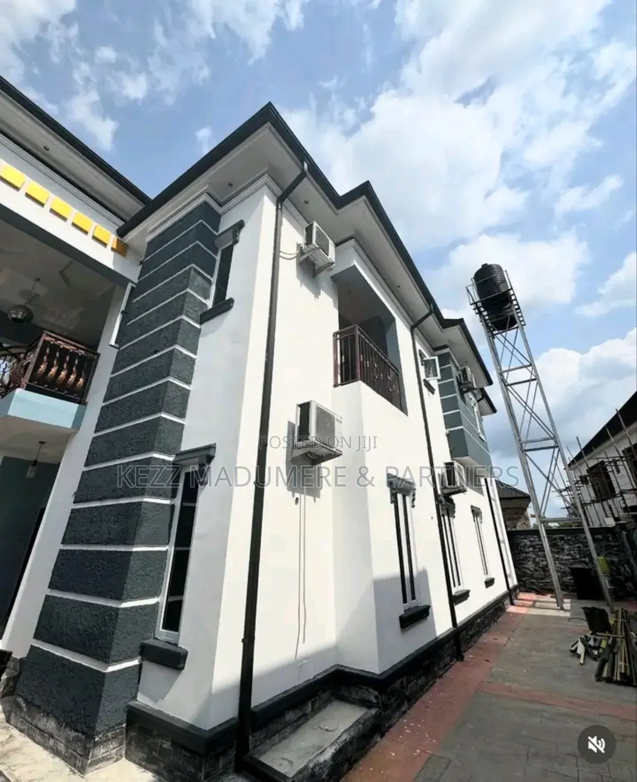 5bdrm Duplex in Radio Estate , Nta , for sale