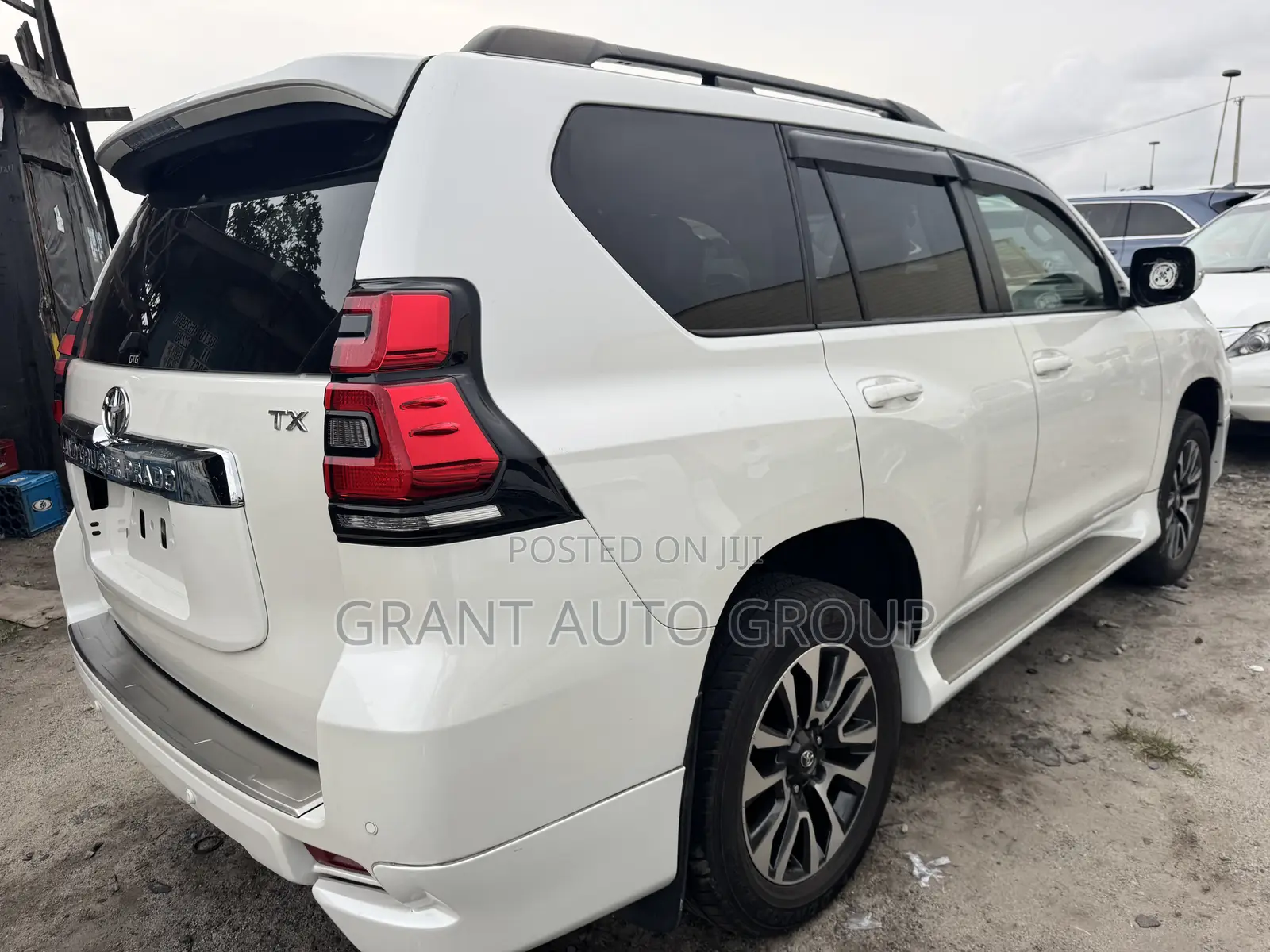 Toyota Land Cruiser Prado 2023 White