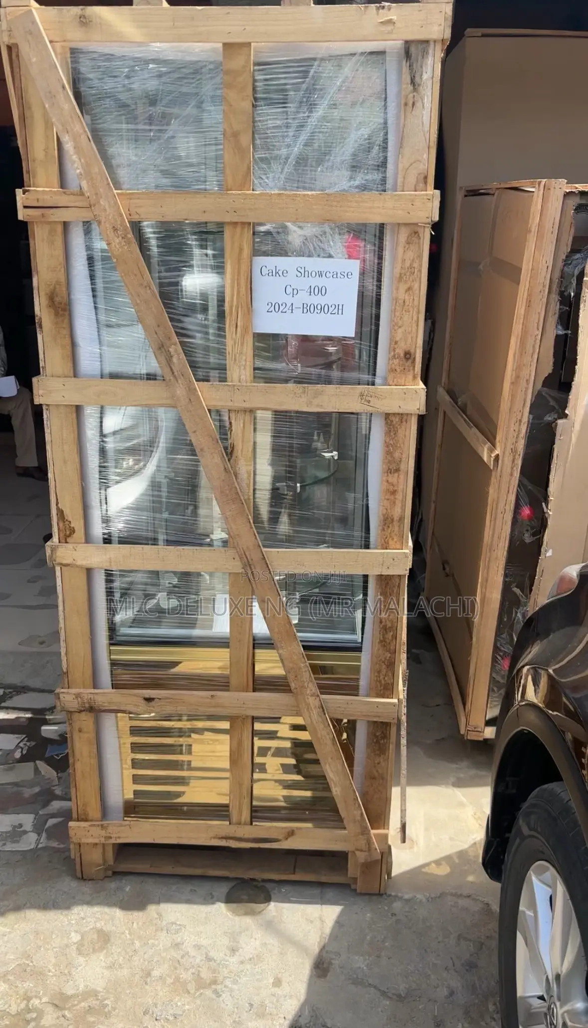 Luxury Rotating Type Industrial Cake Display Chiller (Gold)