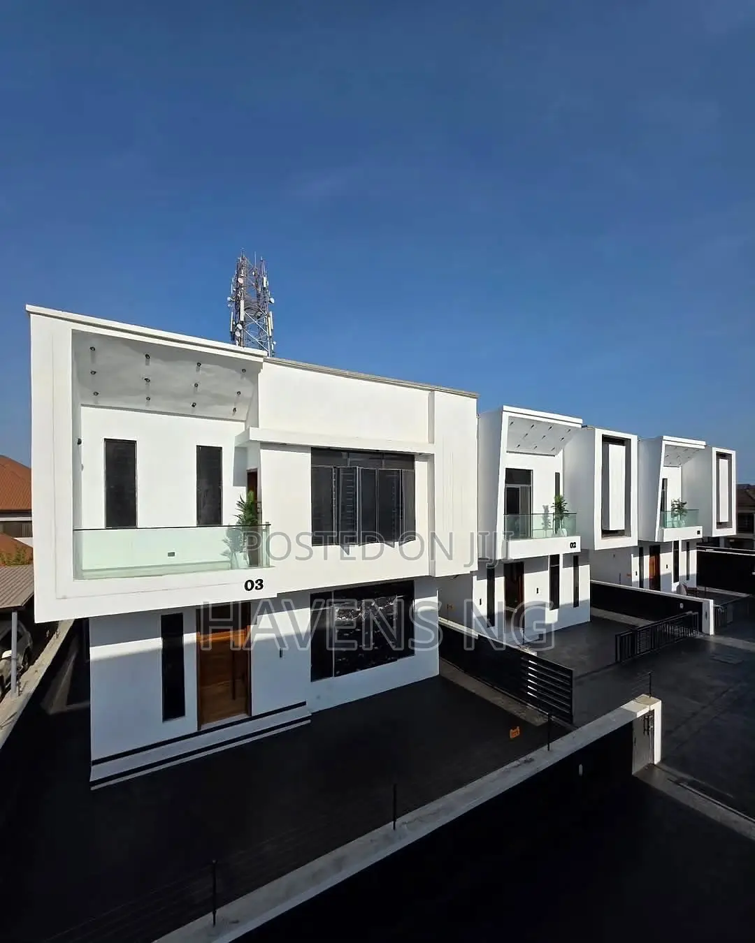 5bdrm Duplex in Idado for sale