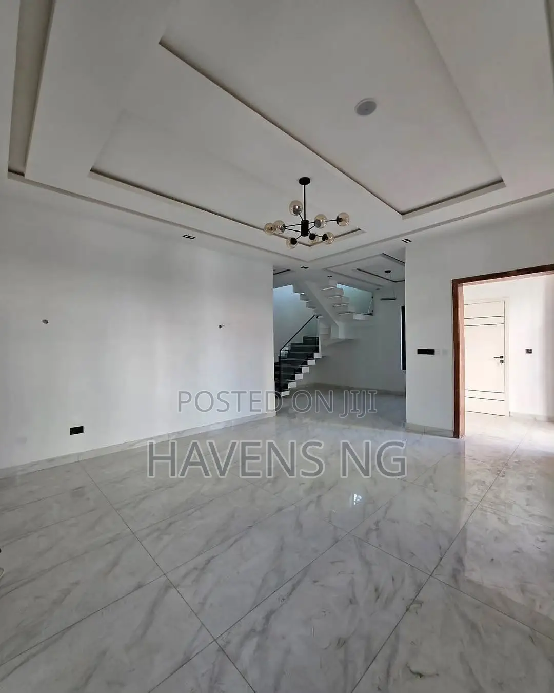 5bdrm Duplex in Idado for sale