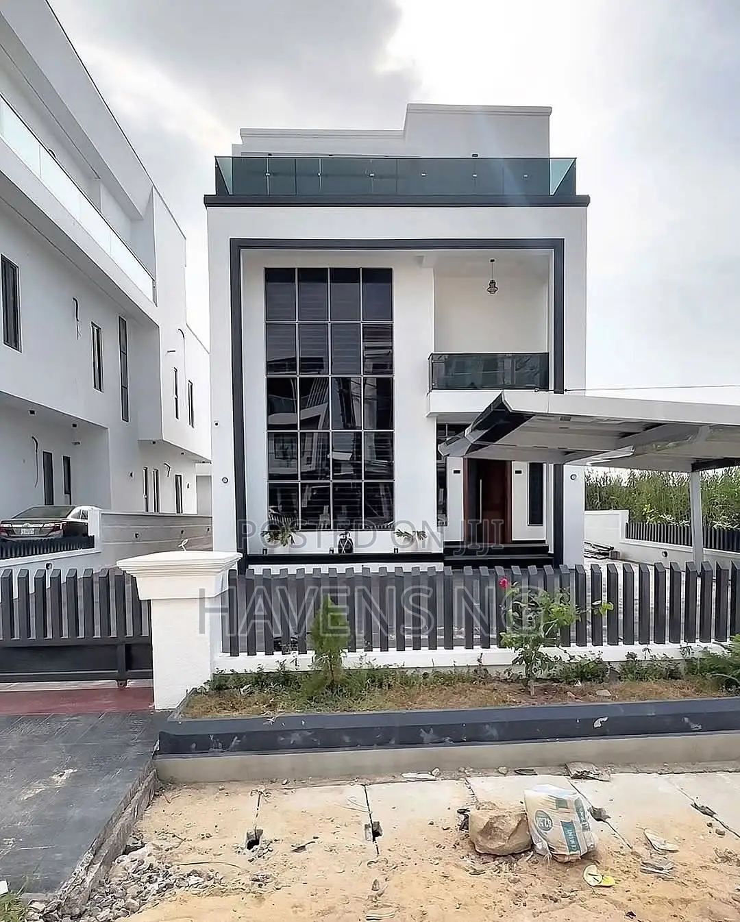 5bdrm Duplex in Lekki Phase 1 for sale