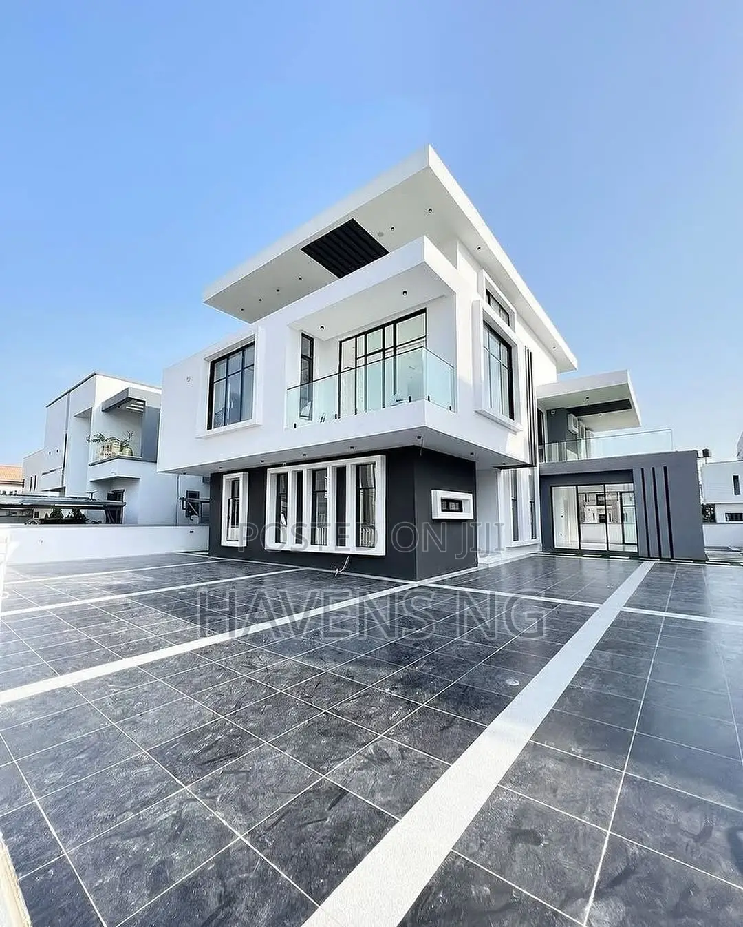 5bdrm Duplex in Lekki Phase 1 for sale