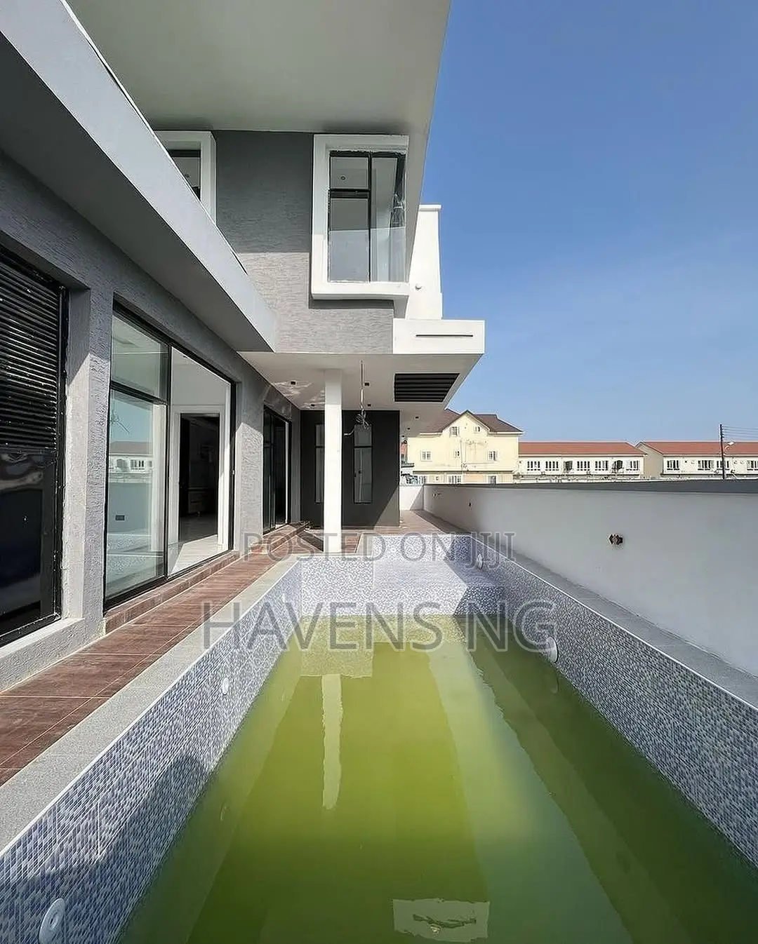 5bdrm Duplex in Lekki Phase 1 for sale