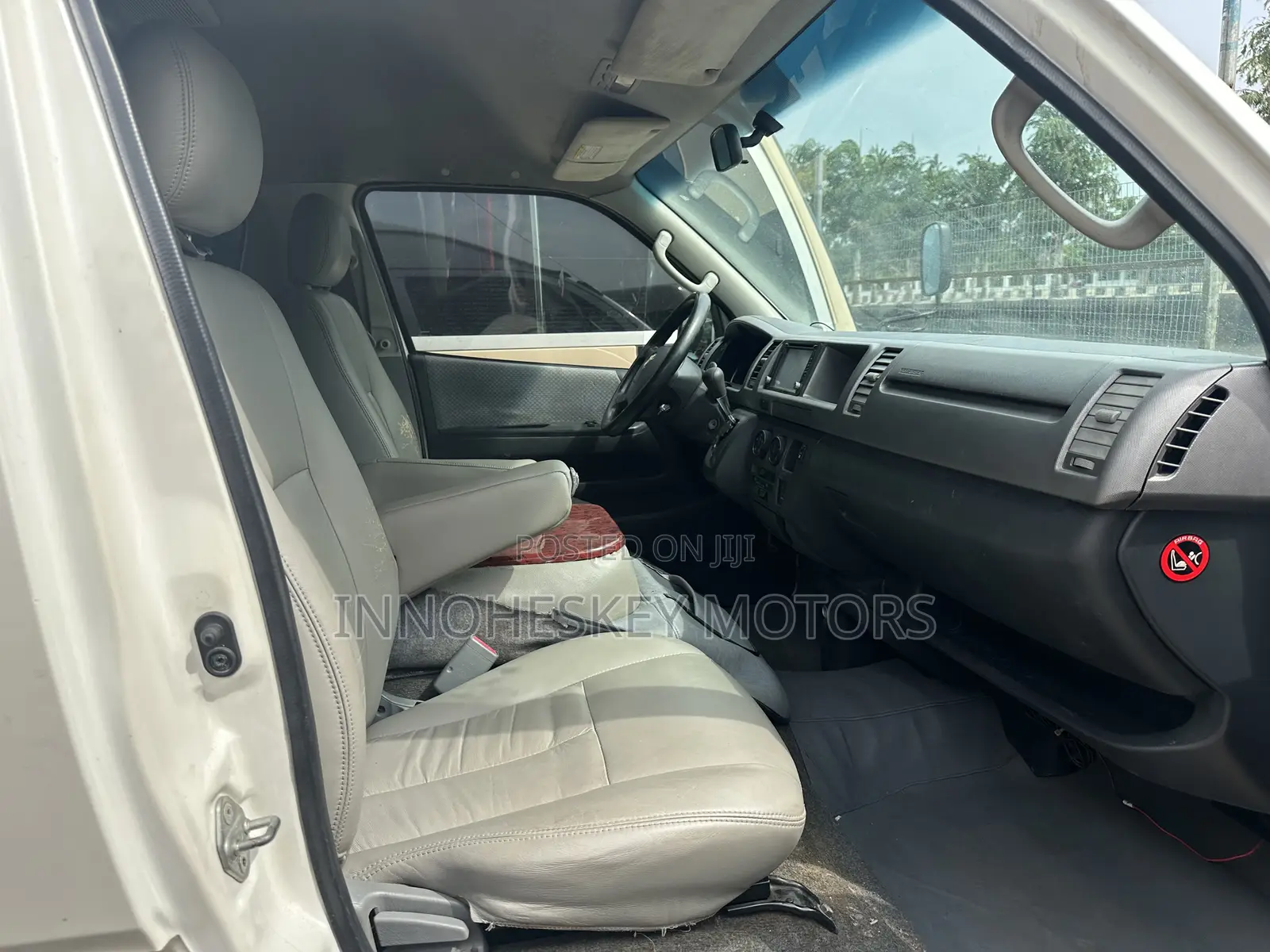 Toyota HiAce 2018 White