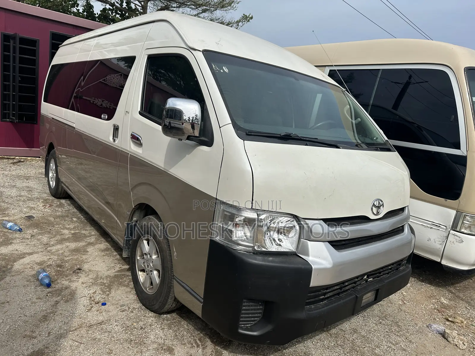 Toyota HiAce 2018 White