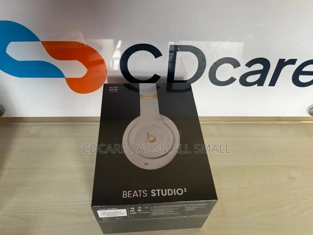 Pay Small Small Apple Beat Studio3 Headphone On Cdcare.App
