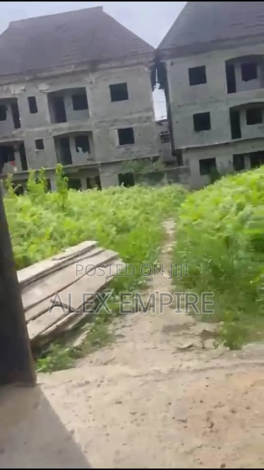 Block of Flat Built on 2 Plot of Land for Sale