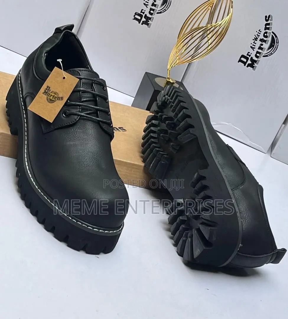 Brown Dr Martens <<