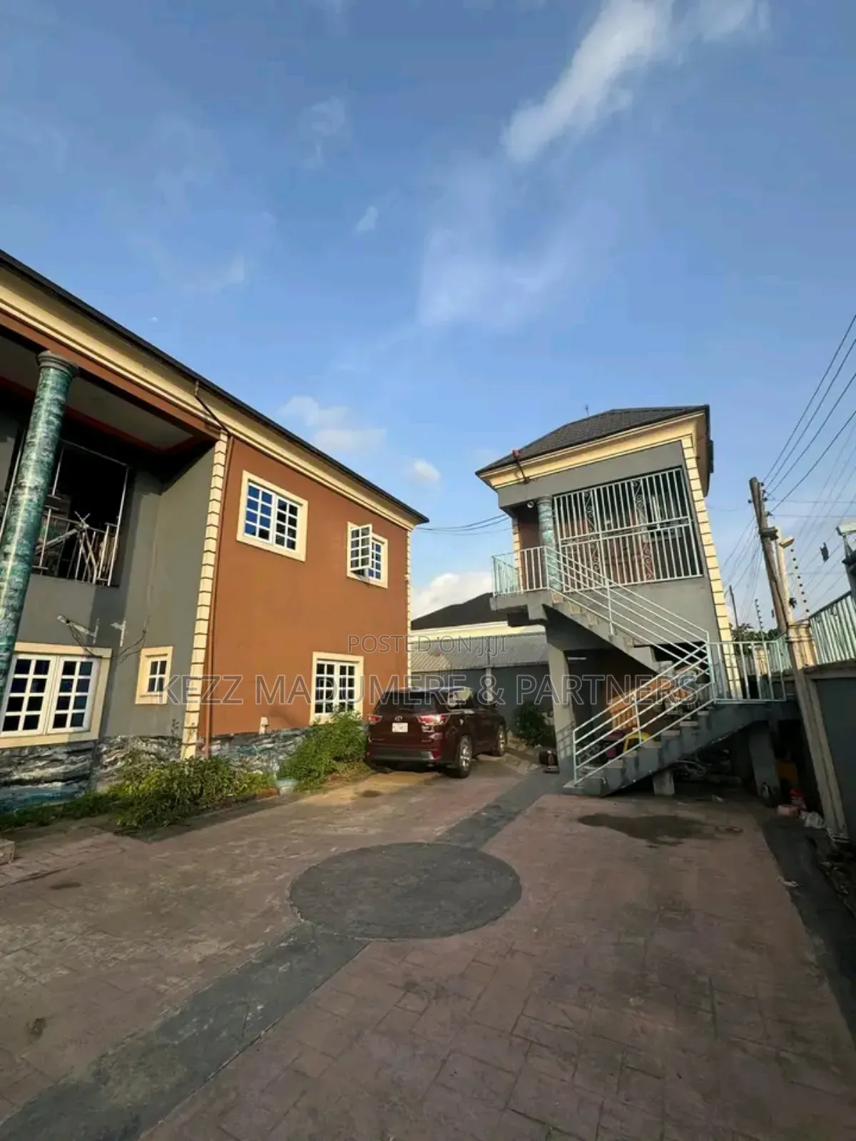 6bdrm Duplex in Gated Estate Nta for sale