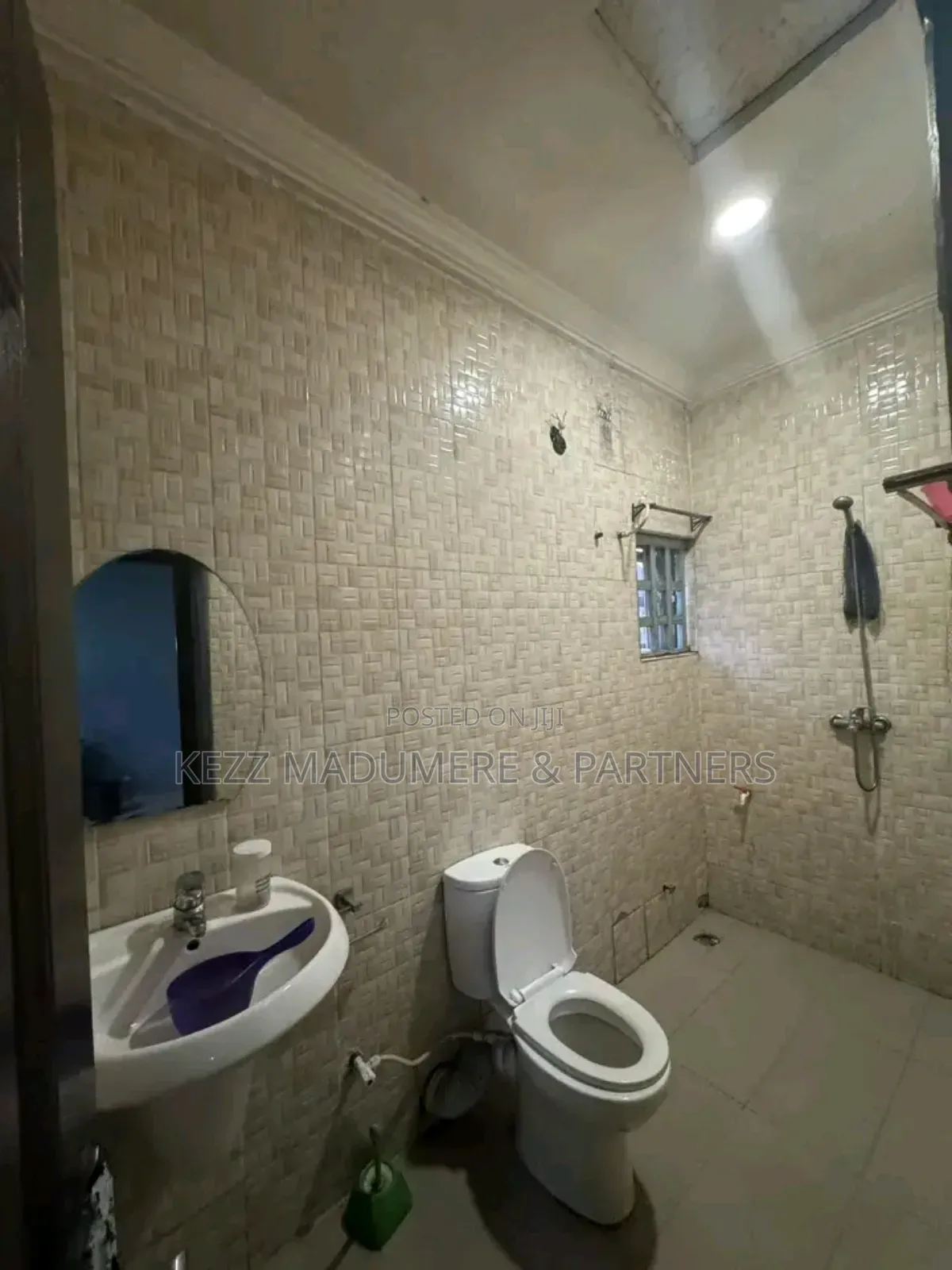 6bdrm Duplex in Gated Estate Nta for sale
