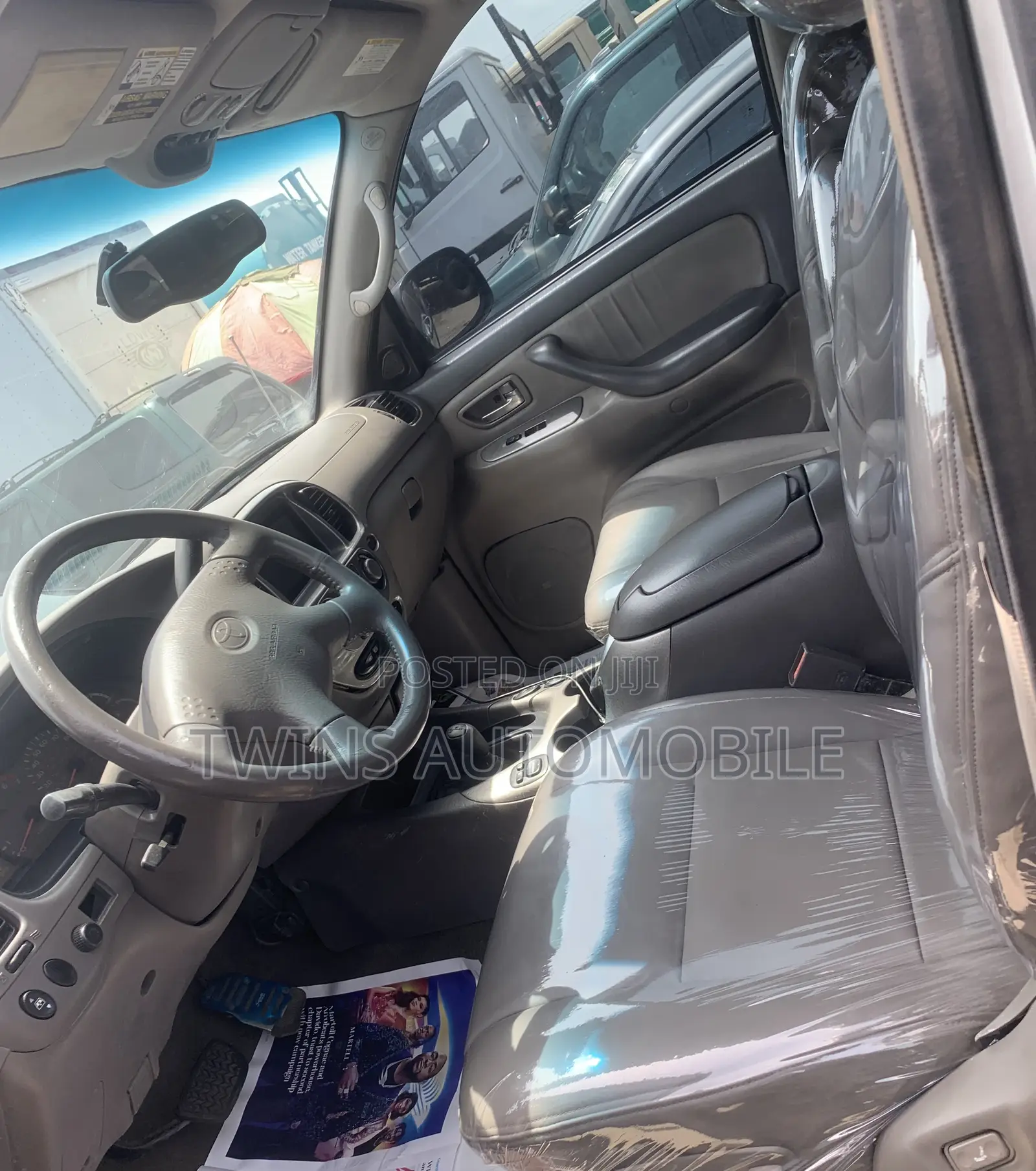Toyota Sequoia Limited 4dr SUV 4WD (4.7L 8cyl 4A) 2004 Silver