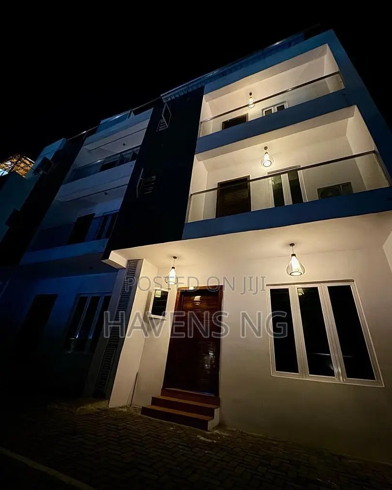 Beautiful 3-Bedroom Terrace Shortlet Apartment