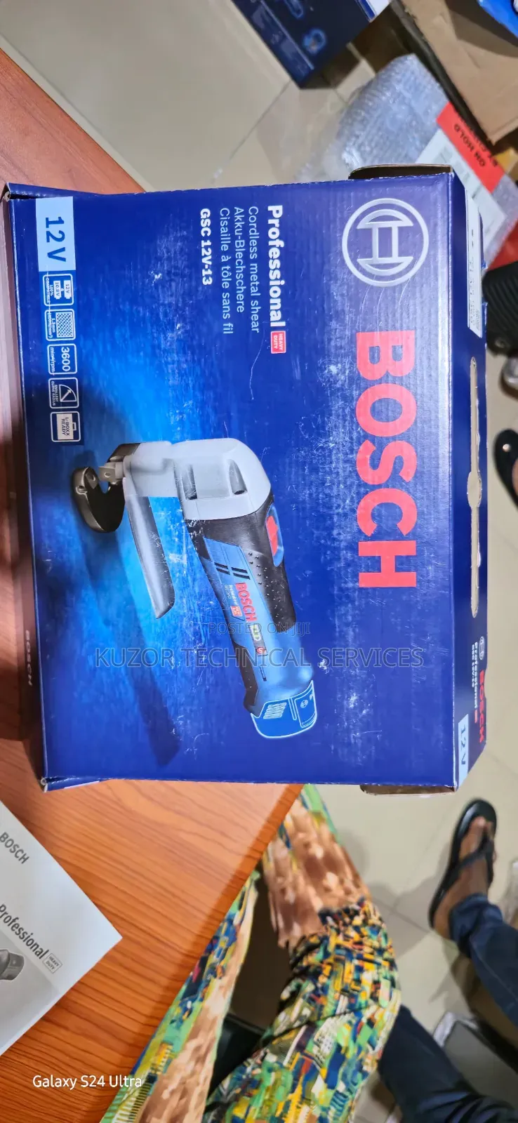 Bosch GSC 12v-13 Cordless Metal Shear