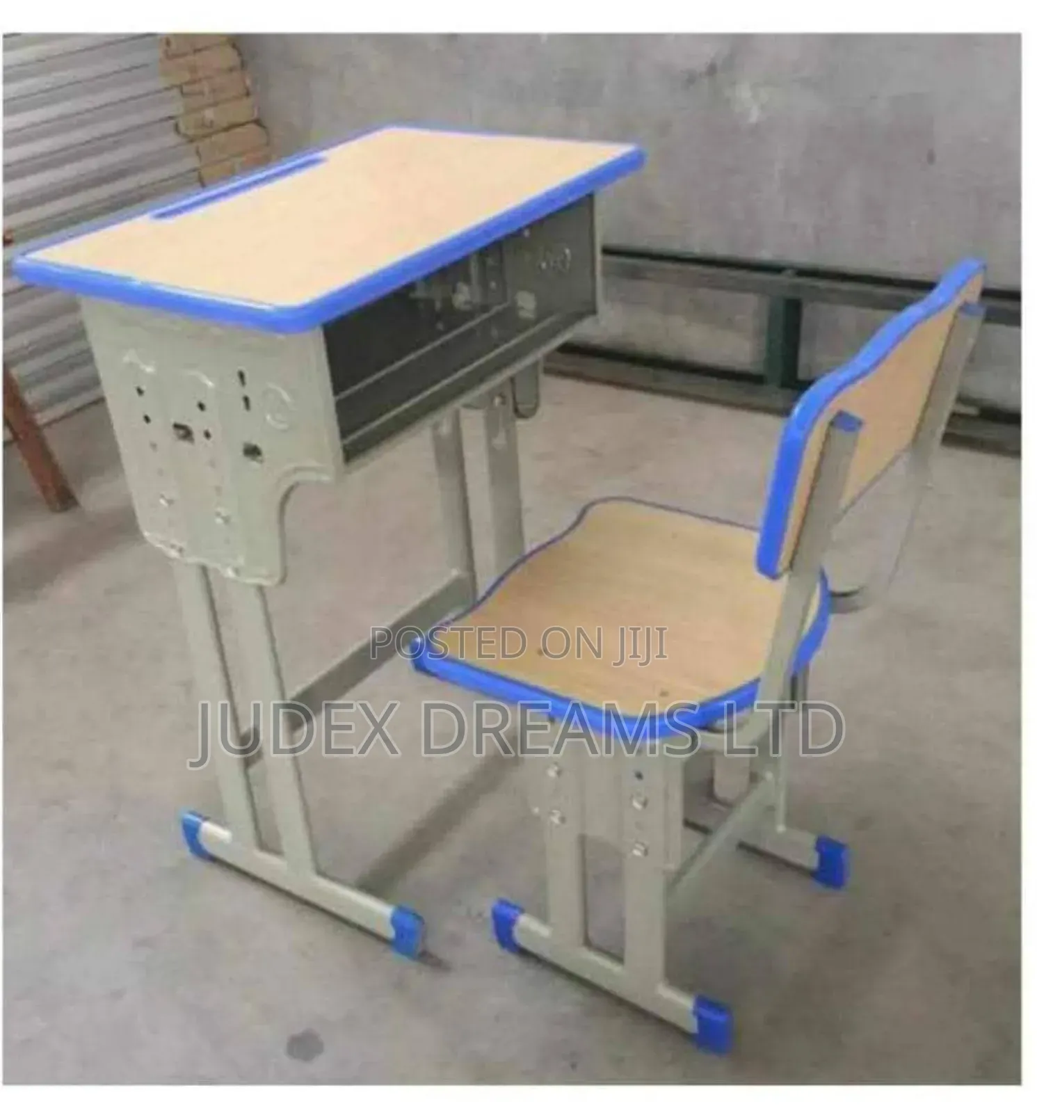 High Quality School Desk