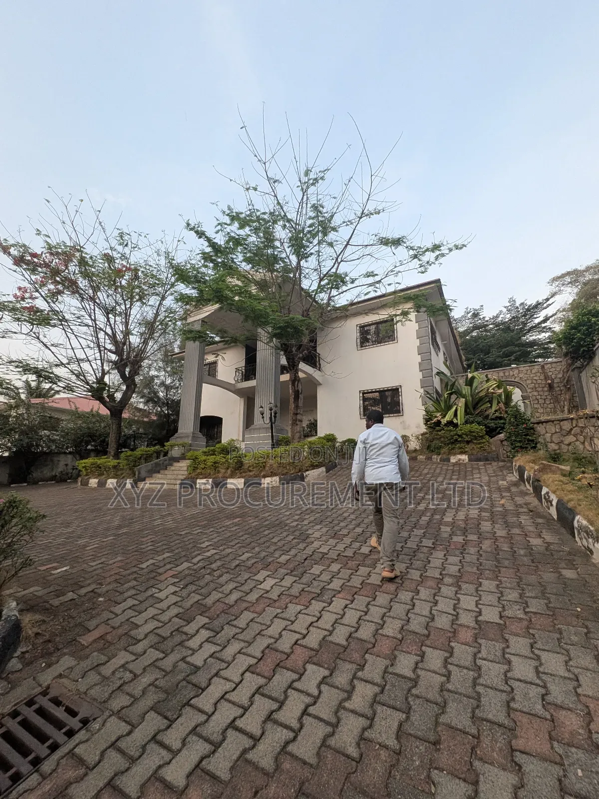 10bdrm Mansion in Asokoro for sale