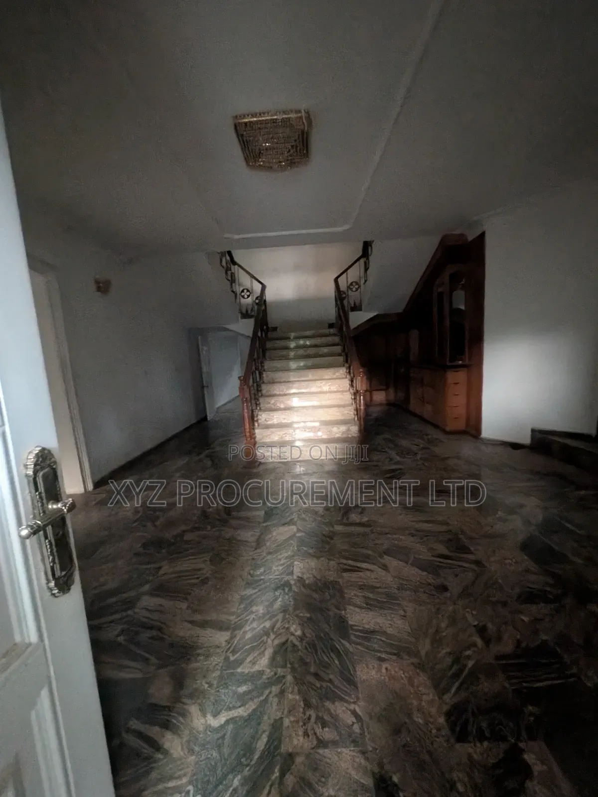 10bdrm Mansion in Asokoro for sale