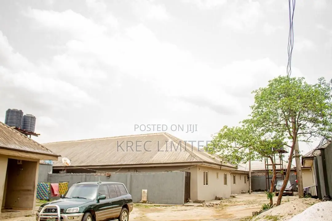 20bdrm Apartment in Peace Estate, Port-Harcourt for sale