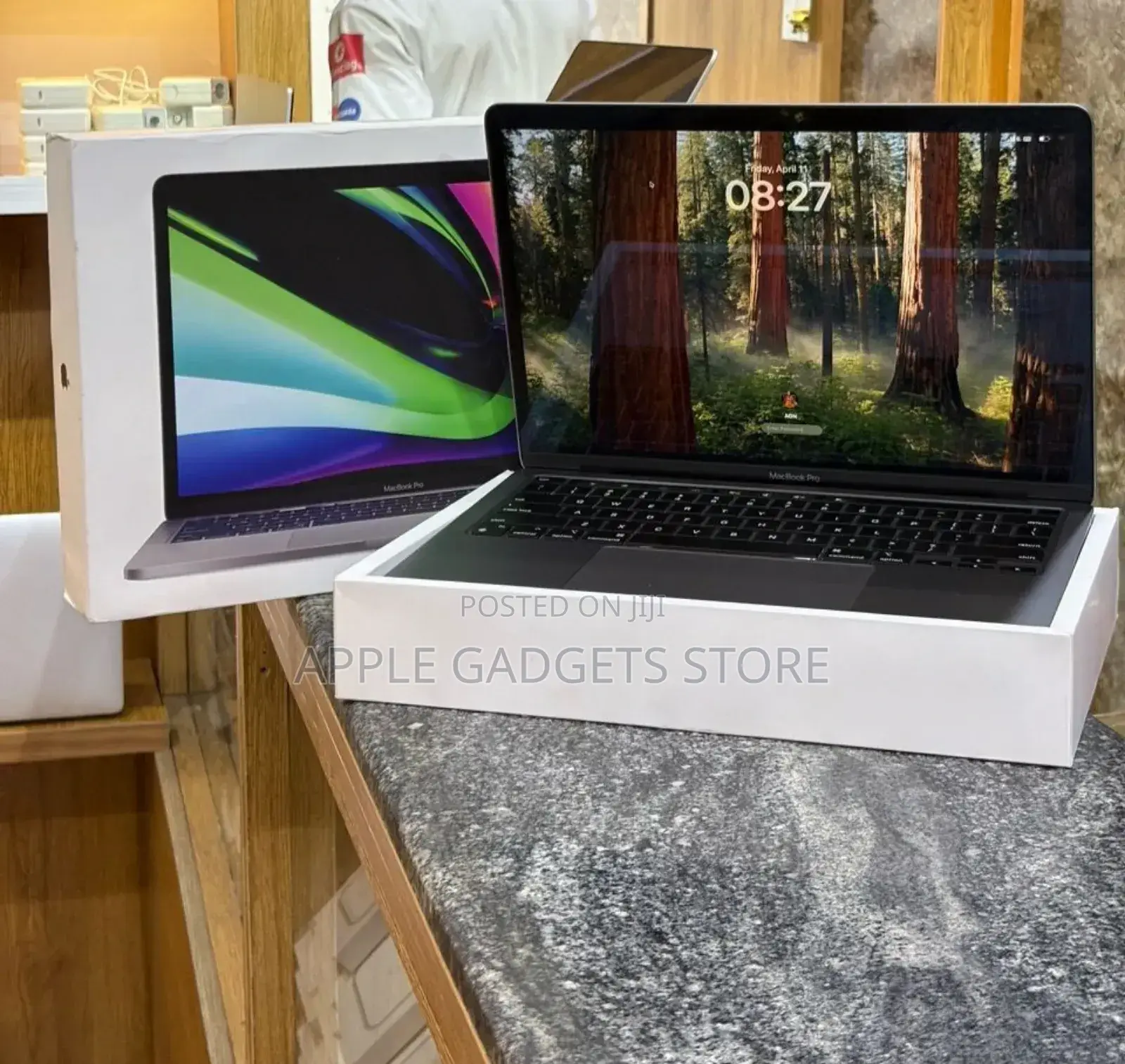 New Laptop Apple MacBook Pro 2022 M2 256GB Intel Core i9 SSD 256GB