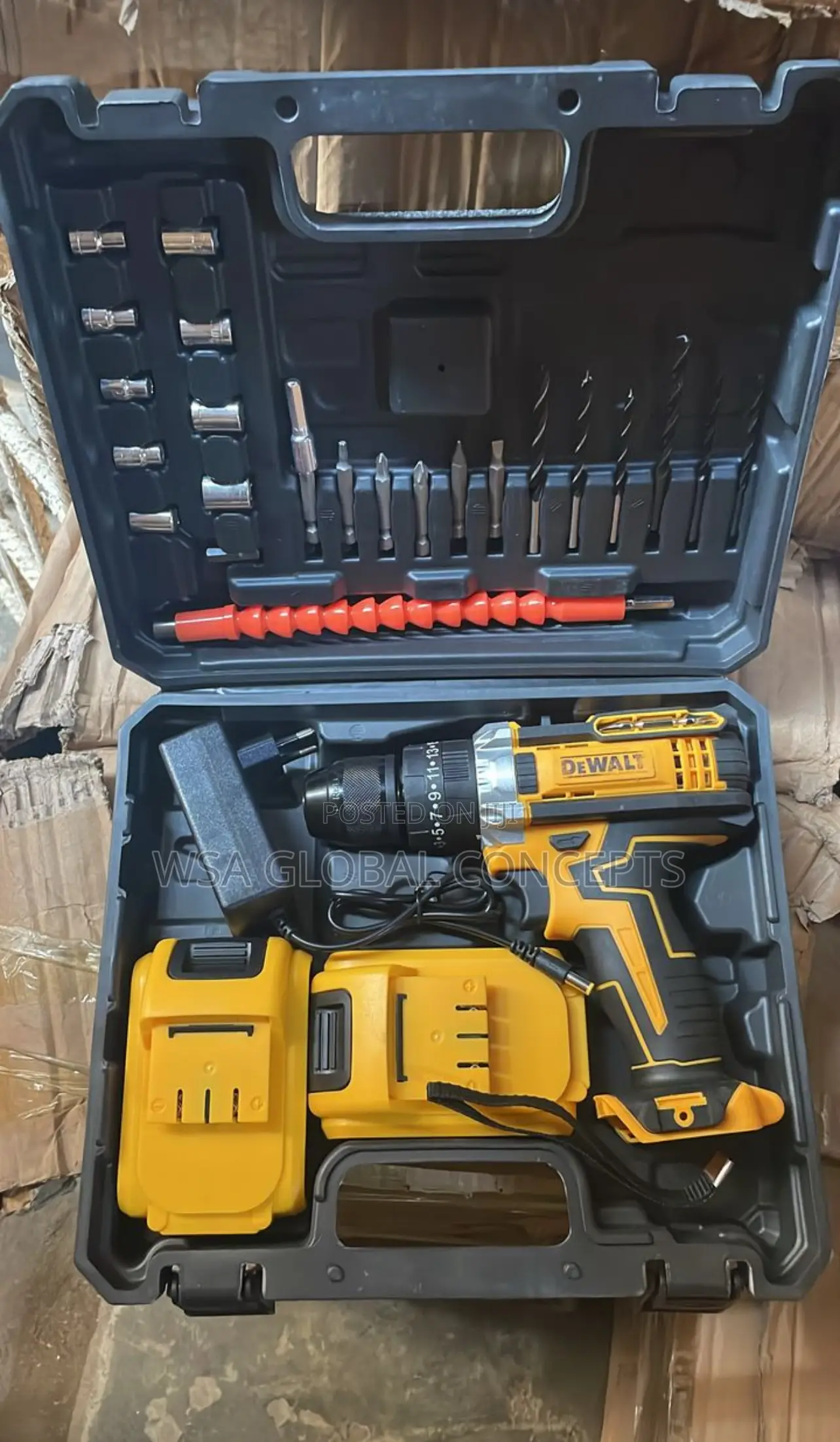48 Volts Cordless Dewalt Screw Machine With Drilling Bits