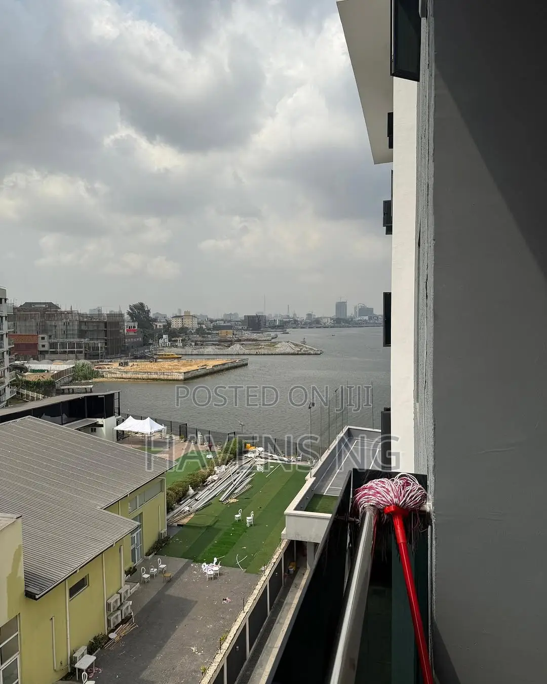 Luxury 1-Bedroom Waterfront Apartment