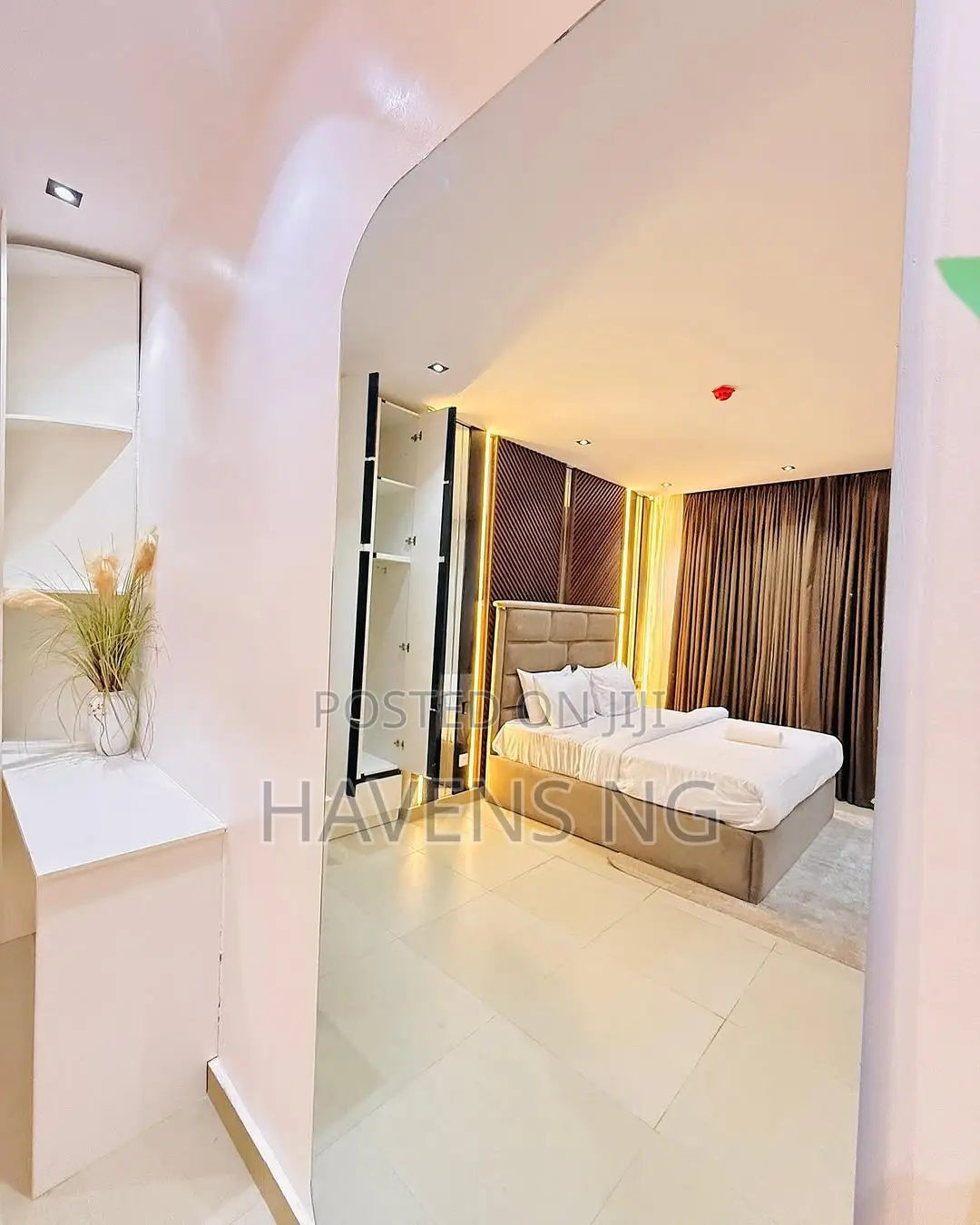 Luxury 1-Bedroom Waterfront Apartment