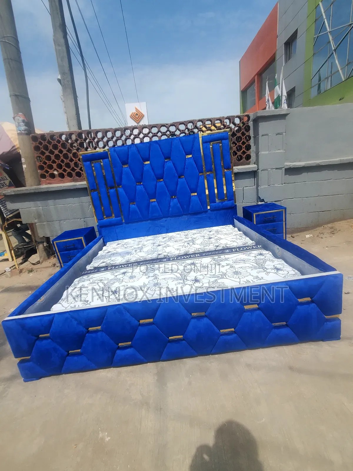 6 X 6 Well Padded Bedframe With 2 Bedsides Drawers