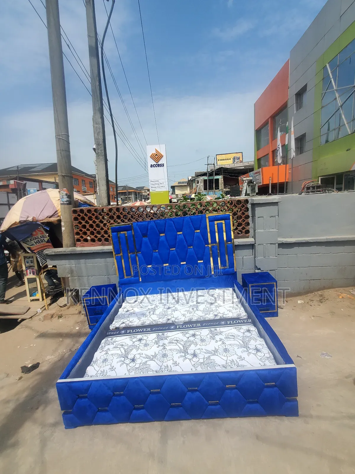 6 X 6 Well Padded Bedframe With 2 Bedsides Drawers