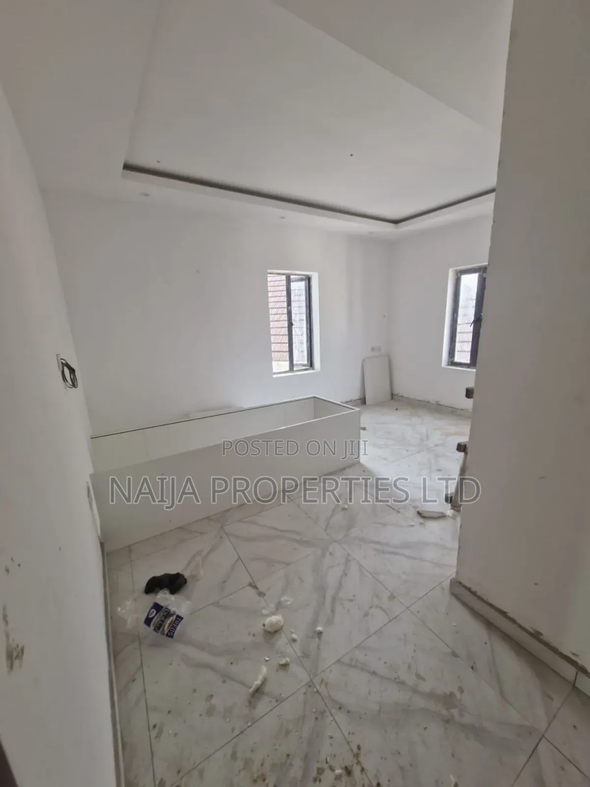 3bdrm Penthouse in Ikota Villa, Lekki for sale