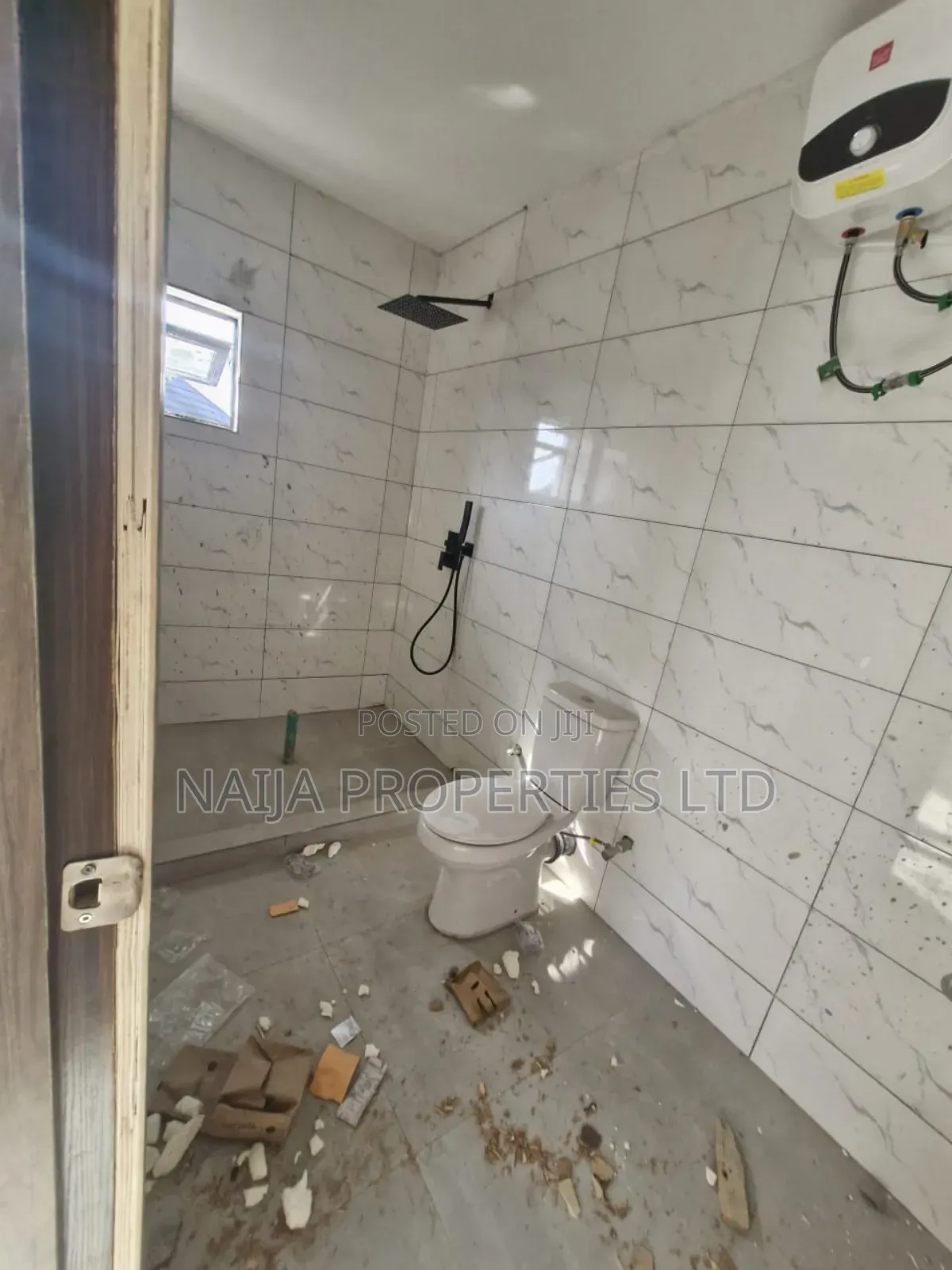 3bdrm Penthouse in Ikota Villa, Lekki for sale