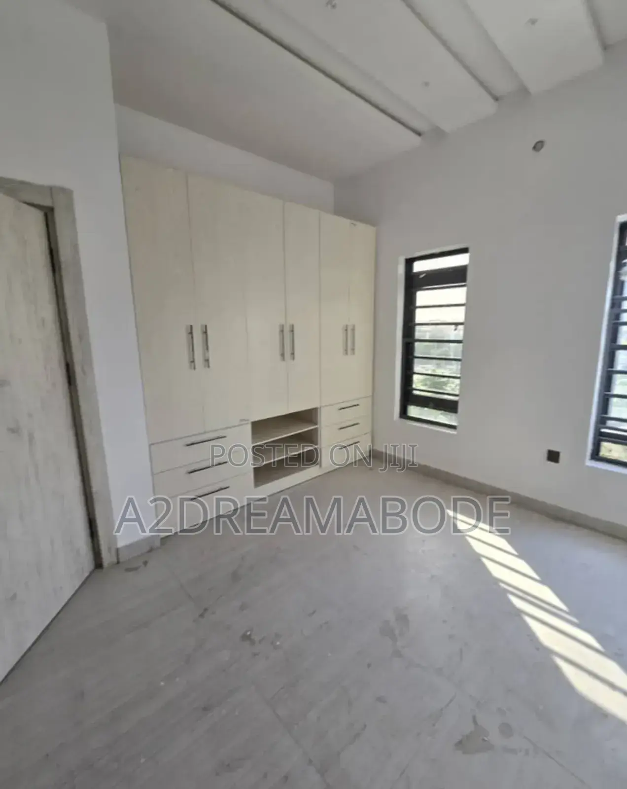 5bdrm Duplex in Omole Phase 2 for rent
