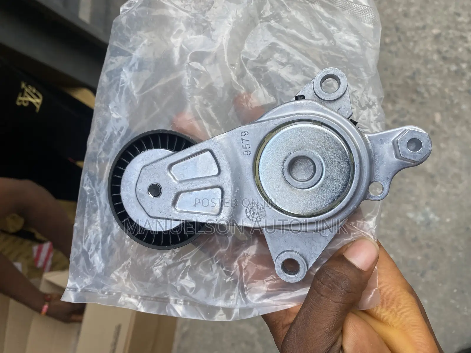 Belt Tensioner Fits Toyota Corolla Axio, Auris, 1nz Engine