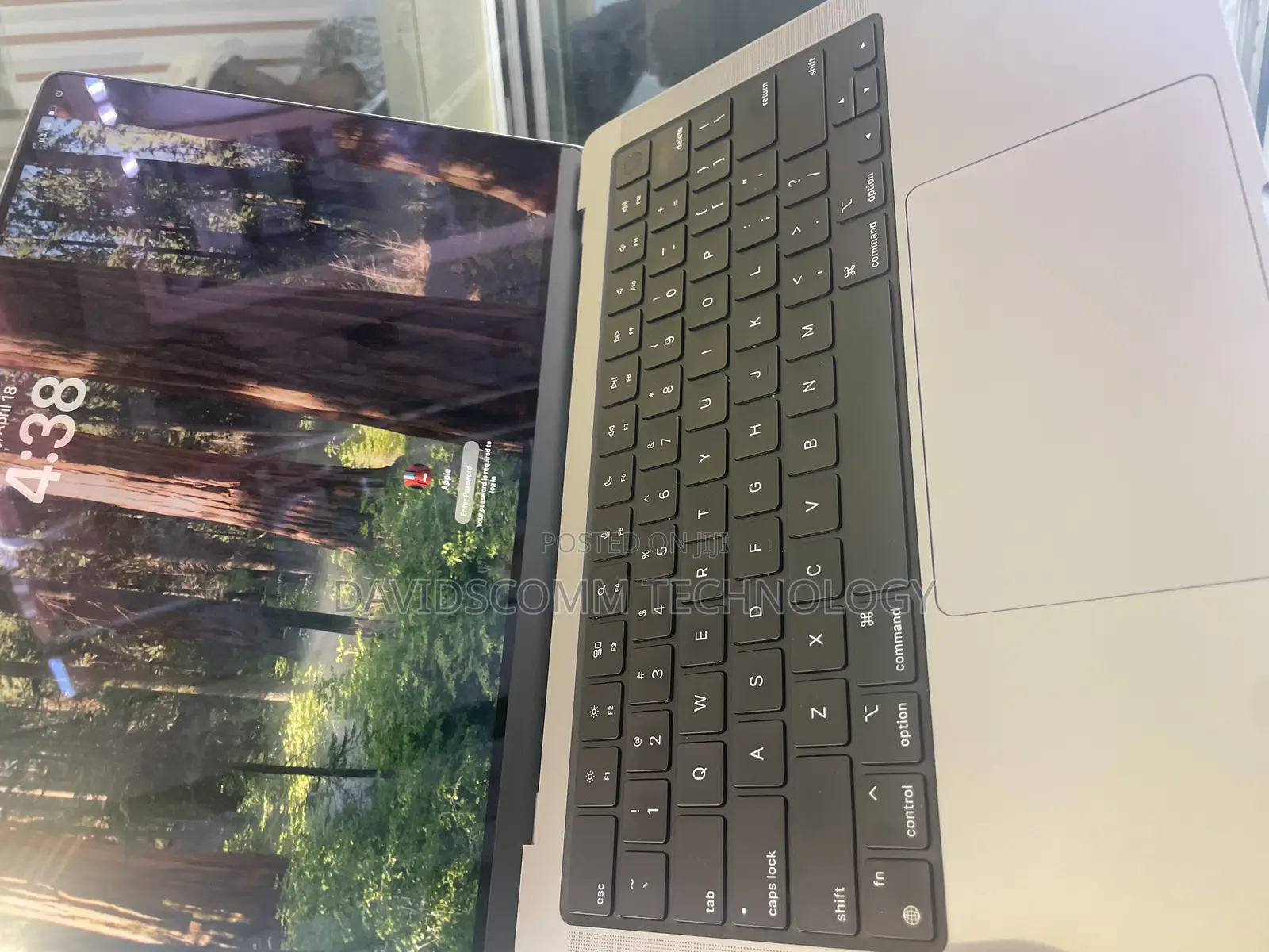 Laptop Apple MacBook Pro 2021 M1 32GB Apple M1 Pro SSD 1T