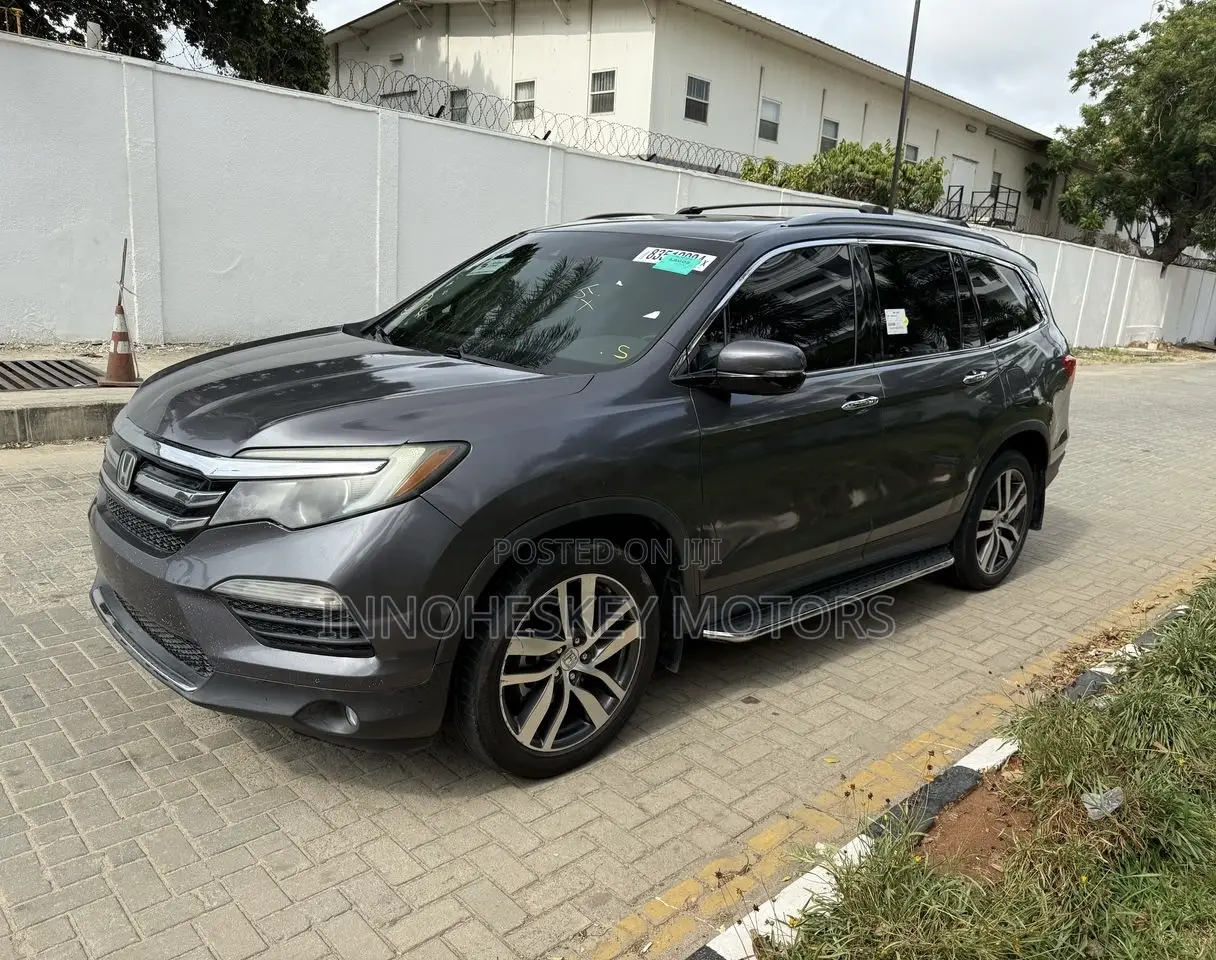 Honda Pilot Touring 4dr SUV 4WD (3.5L 6cyl 9A) 2016 Gray