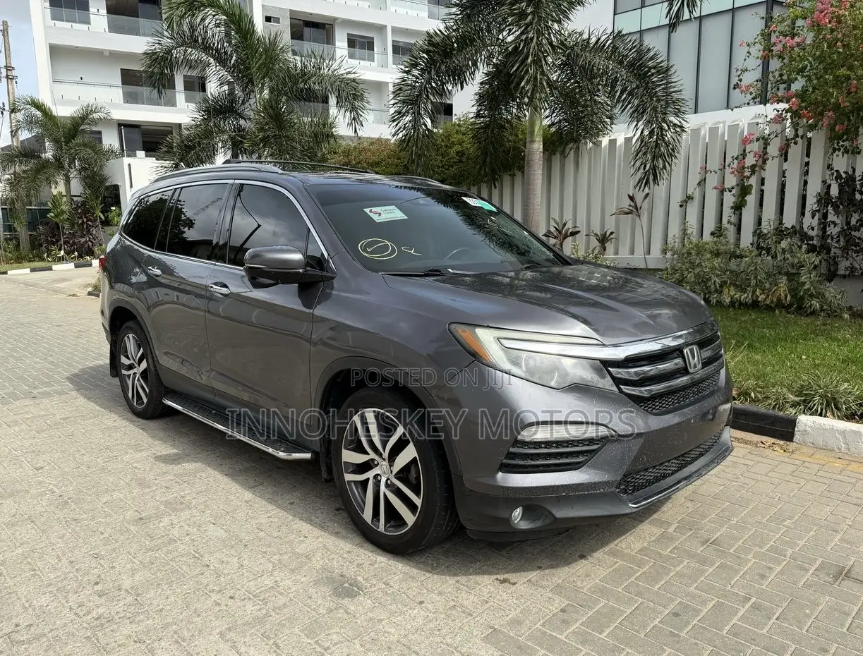Honda Pilot Touring 4dr SUV 4WD (3.5L 6cyl 9A) 2016 Gray