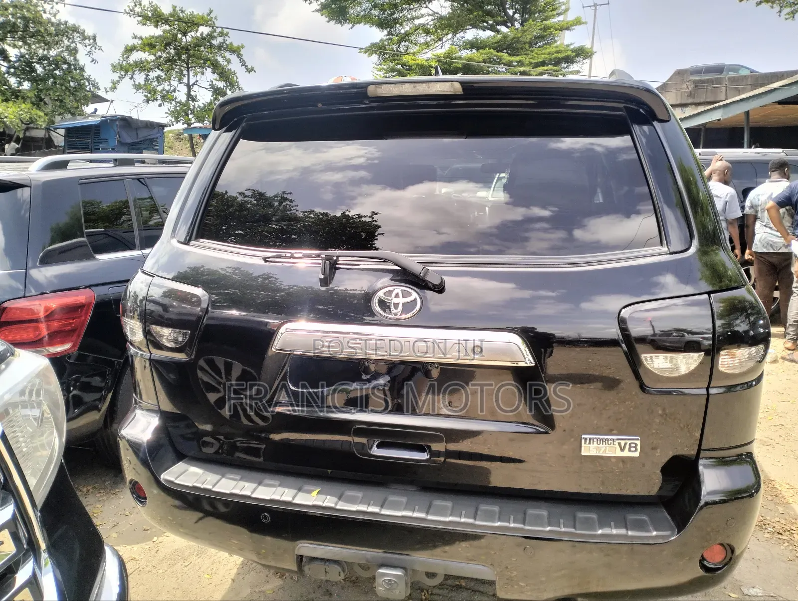 Toyota Sequoia Platinum 4dr SUV 4WD (5.7L 8cyl 6A) 2016 Black