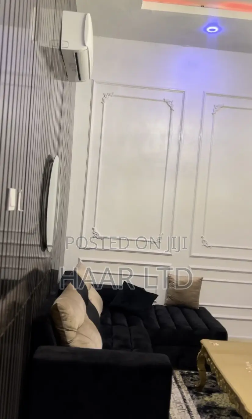 Weekly Room Per Week With 24hrs Light,Wi-Fi and Pool