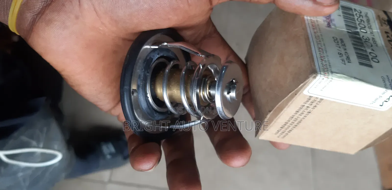 Thermostat Hyundai Santa Fe 2014 L3.3 /L3.8 Engine