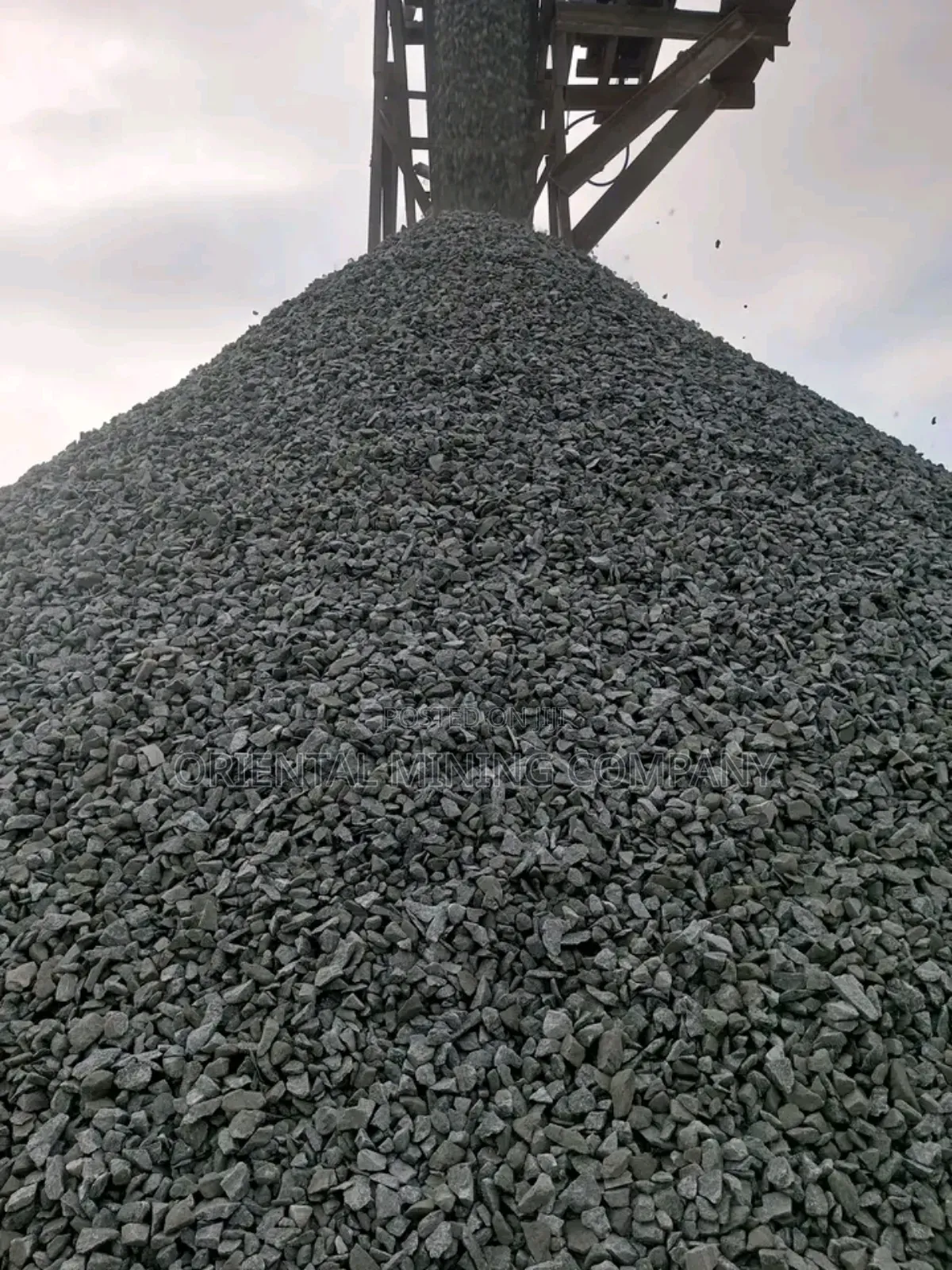 Premium Iron Chippings Granite (Machine-Crushed 3/4" and 1")