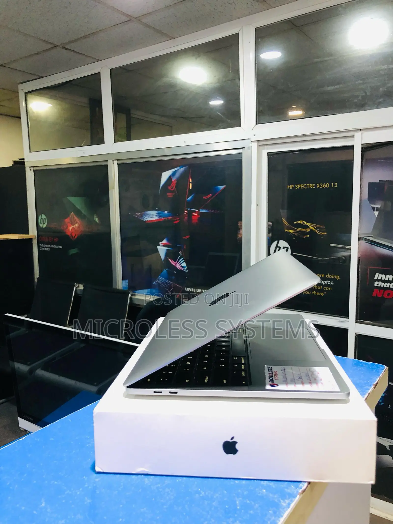 Laptop Apple MacBook Pro 2020 8GB Intel Core I5 SSD 256GB