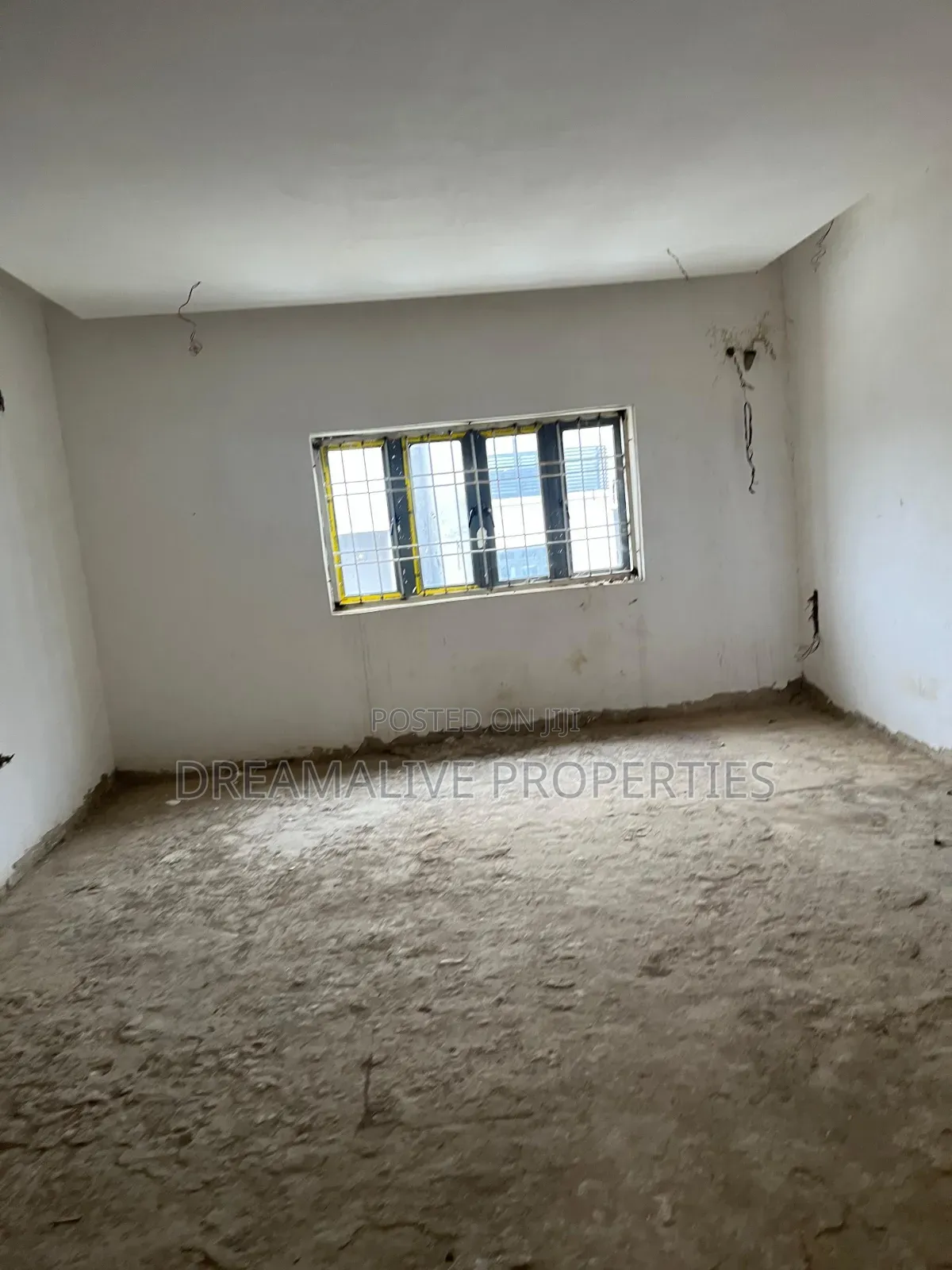 5bdrm Duplex in Jahi for sale