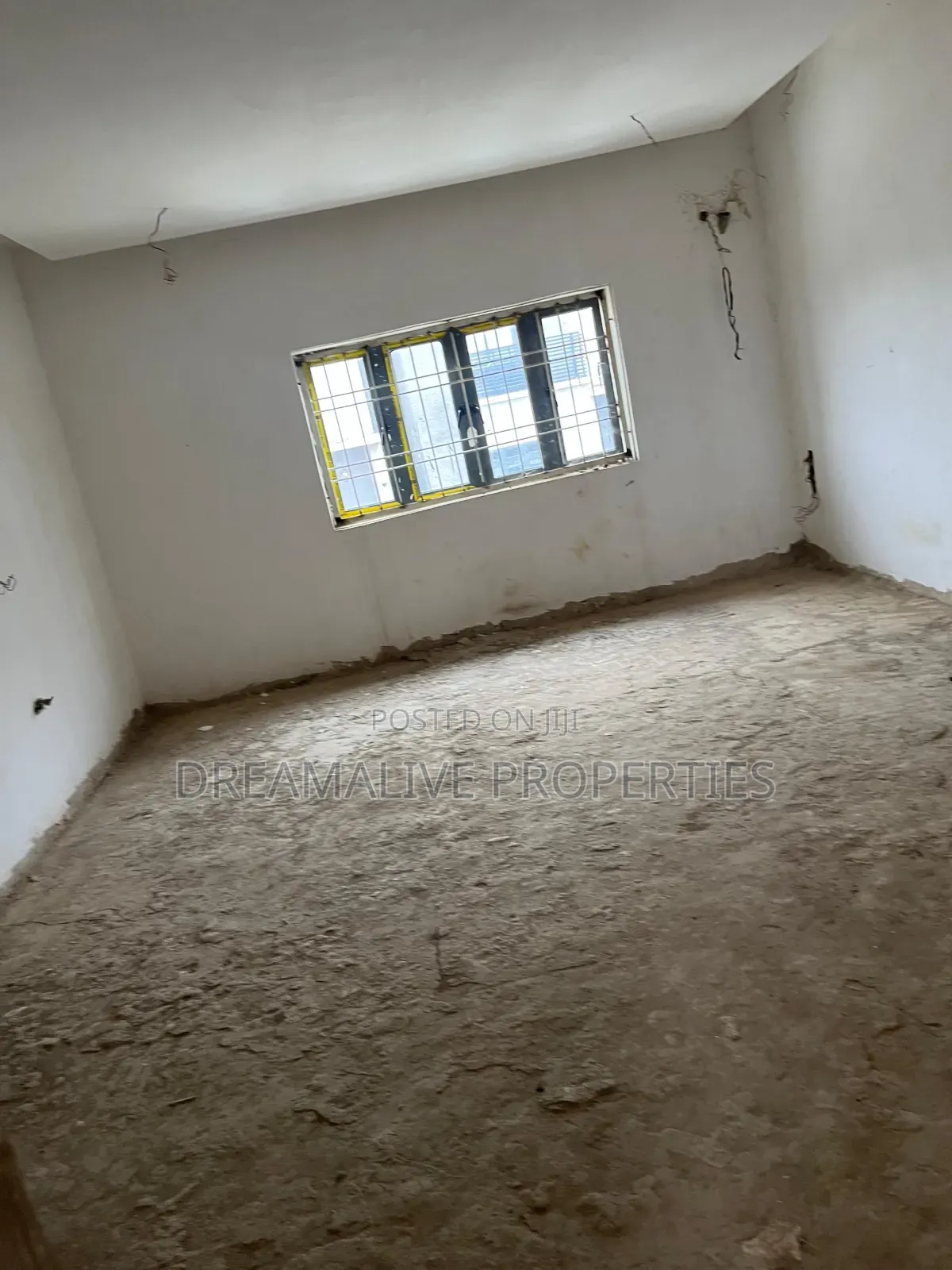 5bdrm Duplex in Jahi for sale