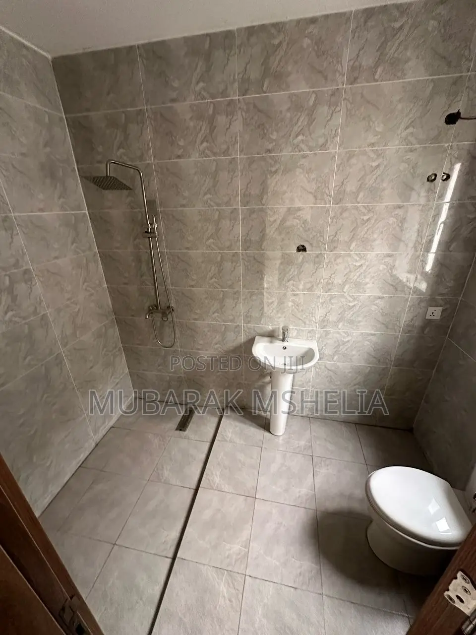 4bdrm Duplex in Gwarinpa for sale