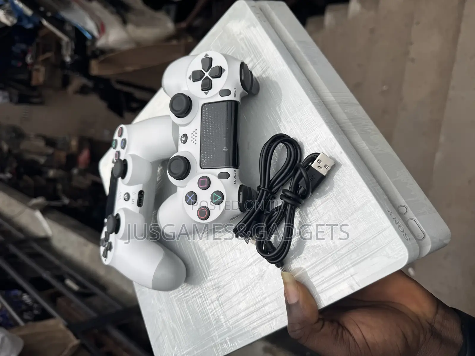 White Playstation 4 Slim