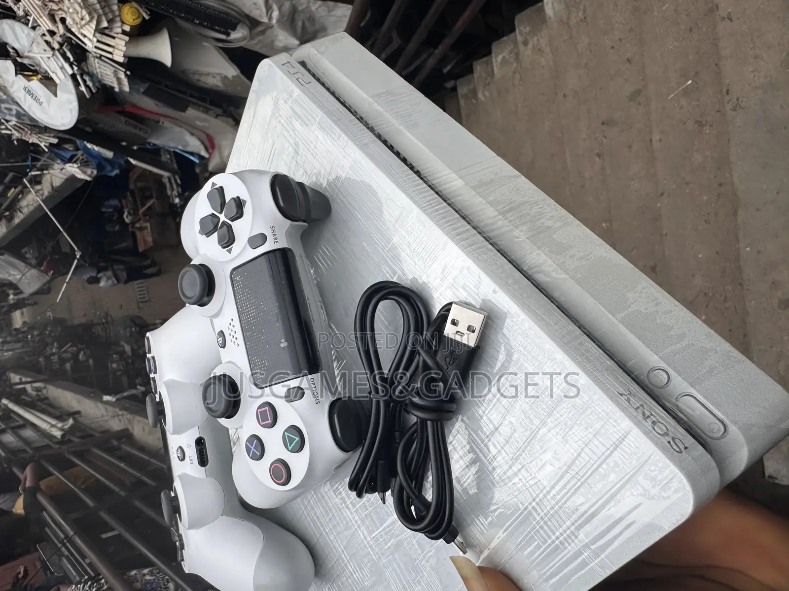 White Playstation 4 Slim