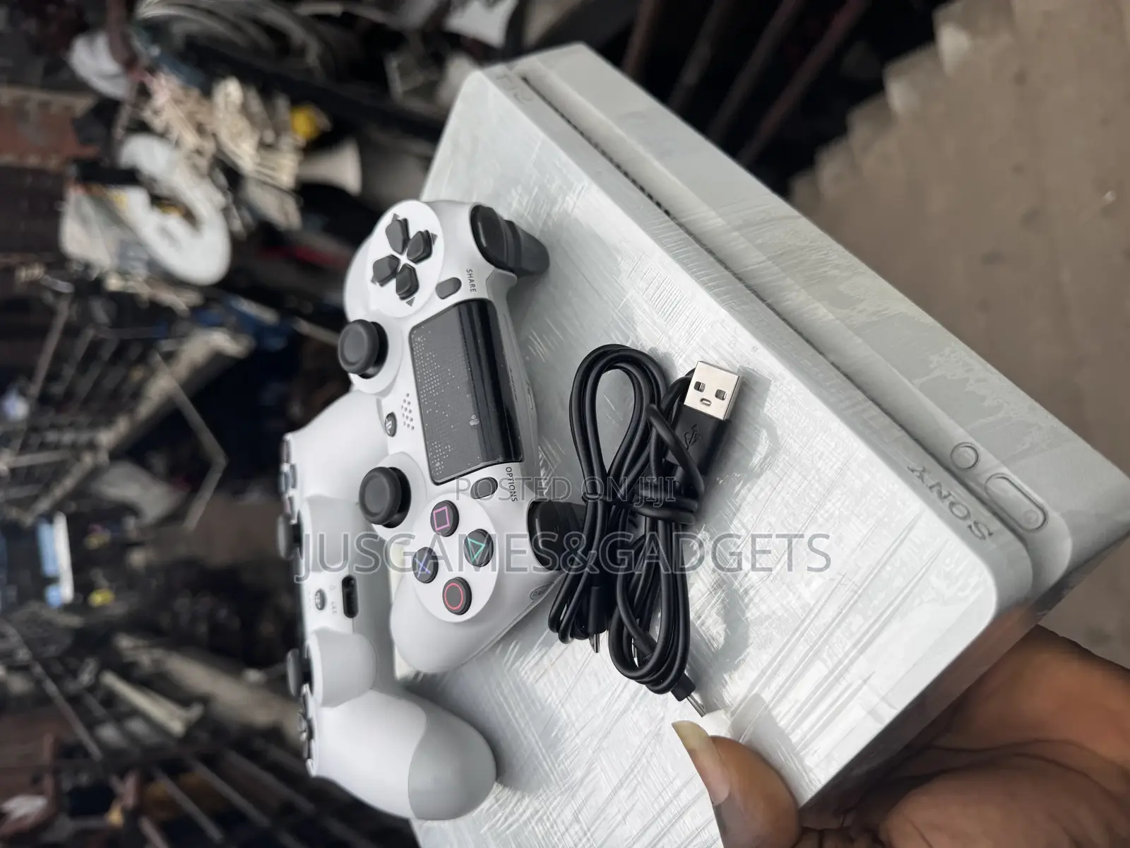 White Playstation 4 Slim